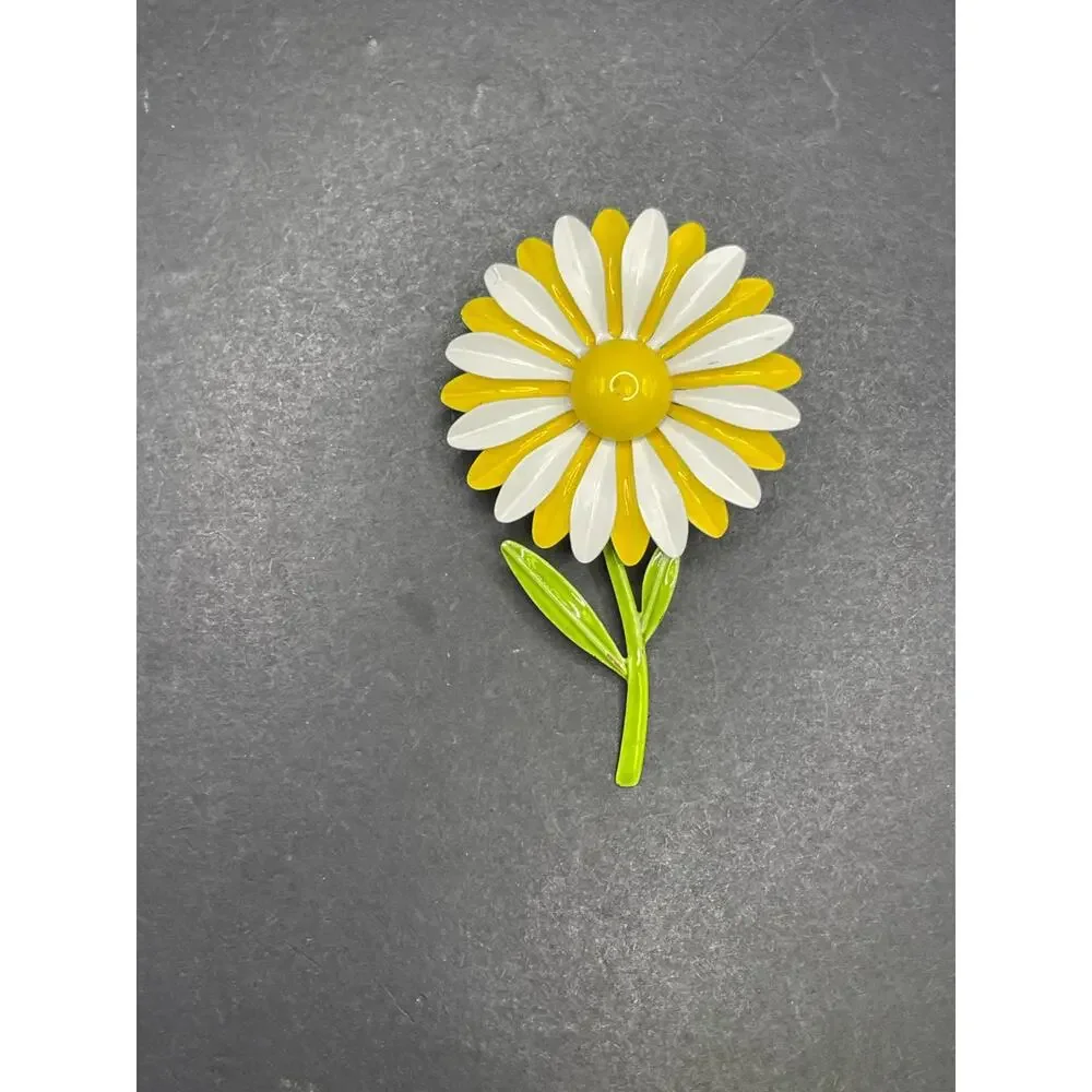Vtg White & Yellow Green Enamel Summer Daisy Flower Metal Pins Brooch